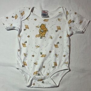 Disney Baby - short sleeve Onesie Bodysuit - Winnie the Pooh Pattern